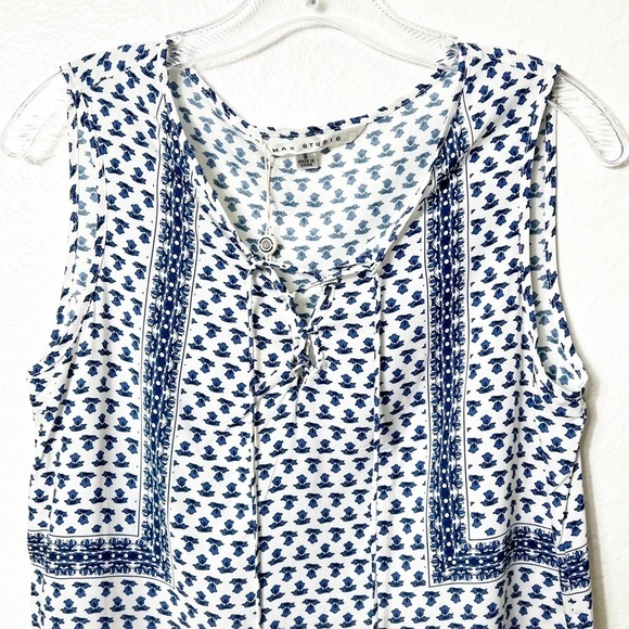 MAX STUDIO WOMEN SLEEVELESS BLUE WHITE BLOUSE 100% RAYON NEW WITH TAGS SMALL - Picture 2 of 6